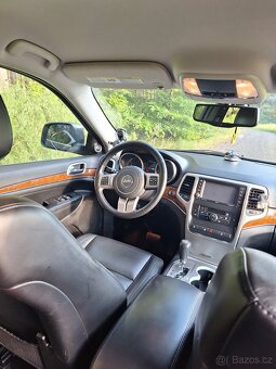 Jeep Grand Cherokee - 12