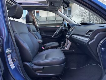 Subaru Forester 2.0 D 4x4 Kůže Navi Xenony Panorama Tažné 2t - 12