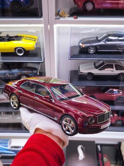 Bentley Mulsanne 1:18 Kyosho - 12