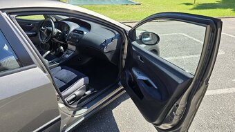 Honda Civic 8g 1.8 - 12