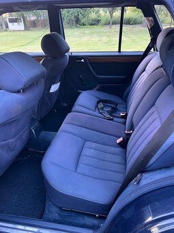 Mercedes Benz W124 E250TD - 12