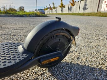Elektrická koloběžka Ninebot KickScooter F2 Pro E by Segway - 12