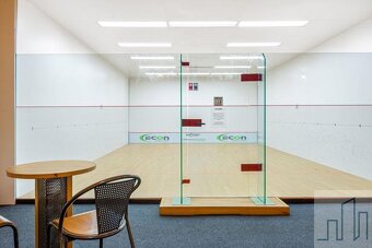 Prodej sportovního centra v Karlových Varech - 12