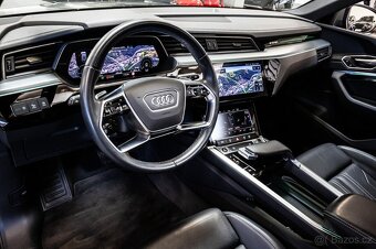 Audi Q8 E-tron 55 Advanced - 12
