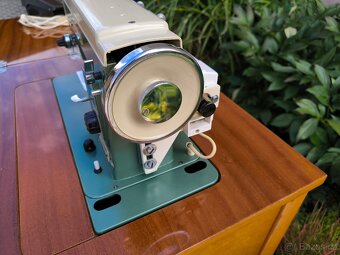 Elektrický šicí stroj Lucznik 415 TUR 2 se stolkem - 12