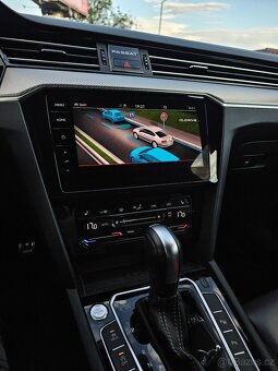 Volkswagen Passat R-line 2.0 Tsi 206kw 4x4 Webasto Virtual - 12