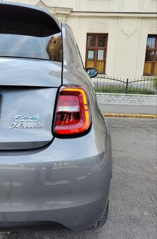 FIAT 500e Dolcevita 3+1 by Boccelli (87kw/42kWh) - 12
