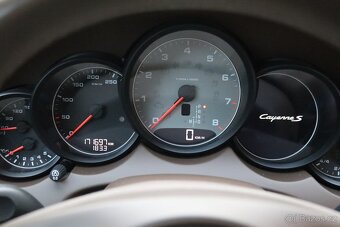 PORSCHE CAYENNE S 4.8 V8 4X4 294kW - 12