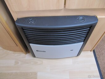 Prodám karavan Hobby 460 ufe,r.v.2004 + mover + předstan. - 12