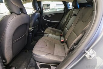 Volvo V40 cross country 2.0 D2 88kW, kamera,výhřev,navi,park - 12