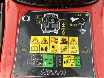 Zahradní traktor sekačka - 12