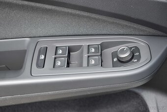 Volkswagen Golf 1.5 eTSI DSG TAŽNÉ ACC WEBASTO DPH - 12
