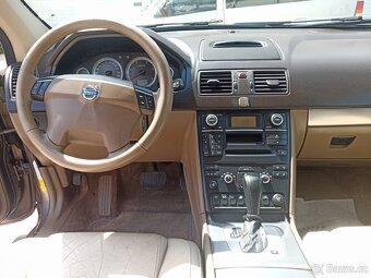 Volvo XC 90 D5 2,4d 136kw automat 4x4 7 míst kůže - 12