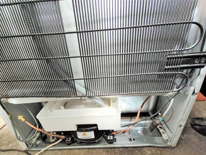 Lednice s mrazákem BEKO CN237231 K60365NE Na díly - 12