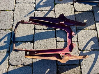 Jawa ČZ 125 175 kývačka - podsedlový rámeček - 12