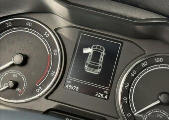 Škoda Kamiq TSI 85kW DSG 43tKm benzín automat 85 kw - 12