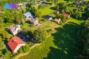 Prodej stavebního pozemku 1367m², projekt RD se stavebním po - 12