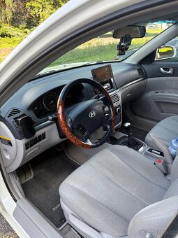 Hyundai Sonata - 12