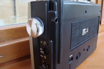 Mono radiomagnetofon Universum - 12