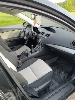 Mazda 3 1.6 benzín - 12