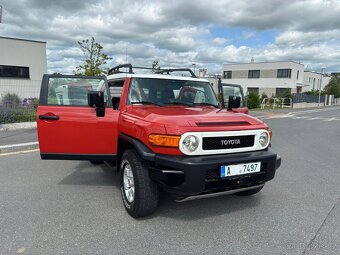 Toyota FJ Cruiser - 12