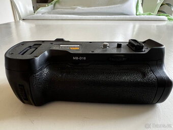 Nikon D850 tělo 45,7 MP použitý + bateriový grip, digitální - 12