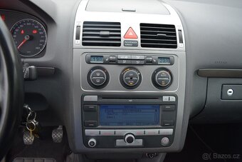Volkswagen Touran 1,9 TDi UNITED 7MÍST,PR.SERVIS - 12