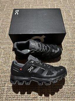 19x Dámské boty On Running Cloud, velikost 38 - 38,5 - 12