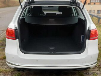 VW Passat B7 2.0 TDi, COMFORTLINE, XENONY, SENZORY, NAVI. - 12