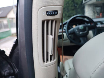 Škoda Superb 3.6 V6 191 kW 4x4, 2012, 126.000 km, full servi - 12