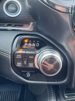 Dodge Ram, LIMITED, 2022, nehavarovaný - 12