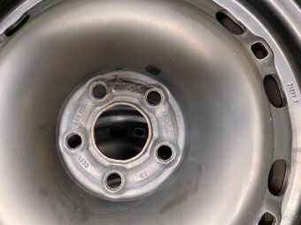 SADA ZIMNÍCH PNEU 15" FABIA 3, VW POLO, 185/60 R 15 - 12