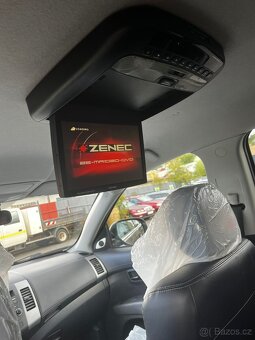 Mitsubishi Outlander 4x4 rv 2011 2.2 DI-D, Automat, 7-místný - 12