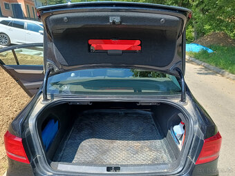 VW Passat Sedan 2,0 TDI, 103kW, koža, manuál - 12