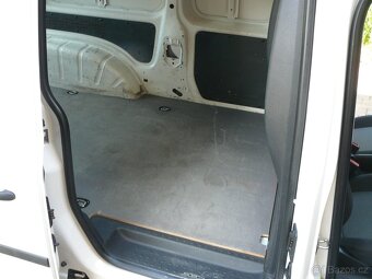 VW CADDY MAXI 2.0 TDI 110KW KLIMA PARKTRONIC ROZVODY 137tisK - 12