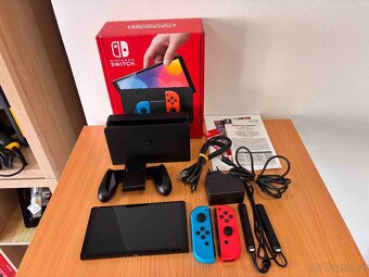 🎮 Nintendo Switch (OLED model) – Neon Blue / Neon Red - 12