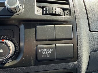 Volkswagen T5 Caravelle 2.0 TDI BI-TURBO 132kW 5 MÍST - 12