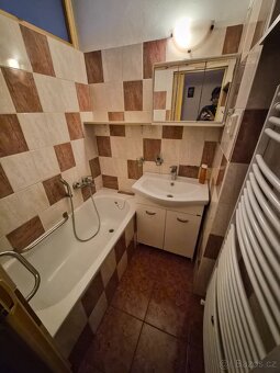 Prodej dvougeneračního domu v Chomutově - 12