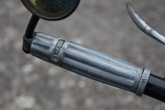 Historický motocykl Magnat Debon s krásnou patinou - 12