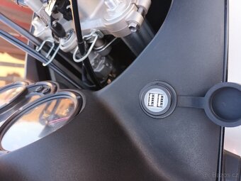 Suzuki DL 650 - 12