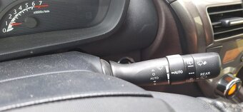 Toyota iQ 1,0 automat CVT max.výbava - 12
