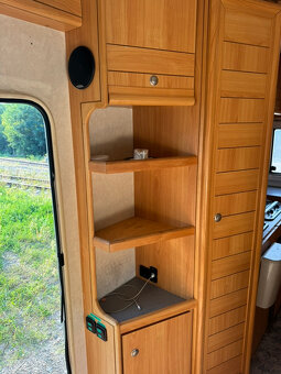 Obytný Volkswagen LT 35 Karmann - 12