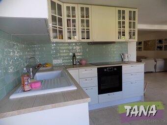 Městský rodinný dům o dispozici 3+1/garáž, s vedlejší zděnou - 12