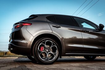 Alfa Romeo Stelvio Veloce 280 Q4 - TOP ZÁNOVNÍ STAV - 12