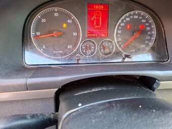VW Touran 2.0 TDI 103kw Klima Model 2006. - 12