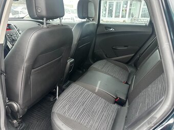 OPEL ASTRA 1,6CDTi 100kW Sports Tourer - MÁLO KM - - 12