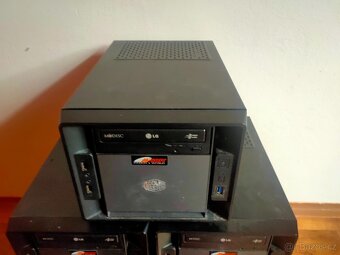 5x PC skřín - 12