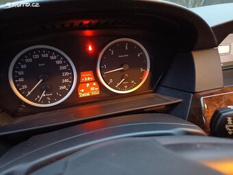 Bmw řada 5 530d Touring 170kw - 12