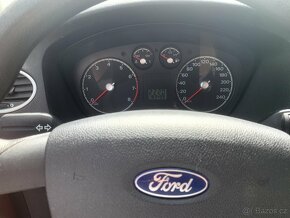 Ford Focus 1.6 74kW - 12