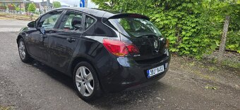 Opel ASTRA J LIM. 5DV. EDITION 1.7d 81kw rok-2010 ANGLIK - 12